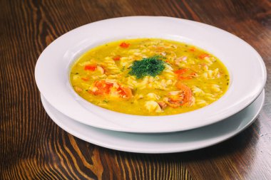 Bir tabakta çorba.