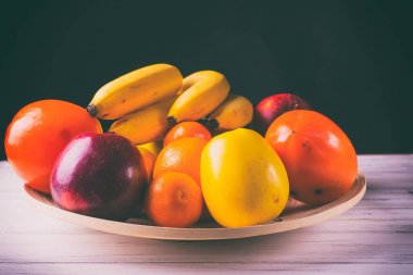 Meyve bir tabak çanak.