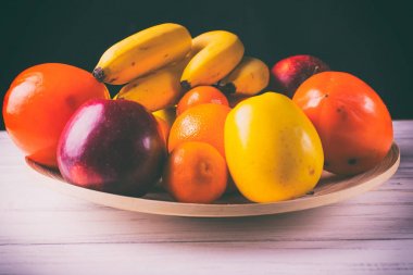 Meyve bir tabak çanak.