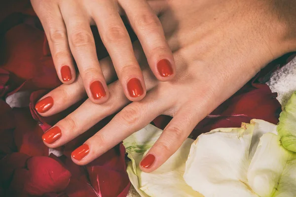 Manicure chique no spa . — Fotografia de Stock