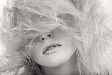 Yaratıcı makyaj ve saç