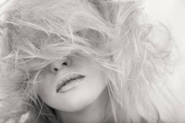 Yaratıcı makyaj ve saç