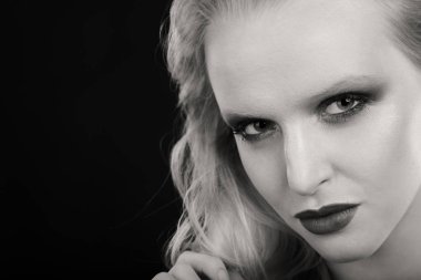 Yaratıcı makyaj ve saç