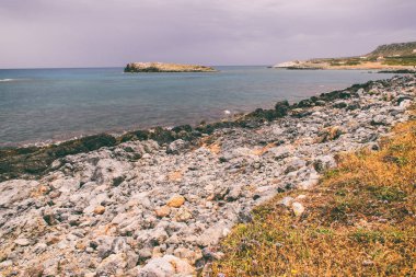 Deniz, kum ve taşları
