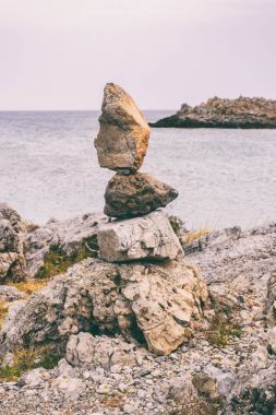 Deniz, kum ve taşları