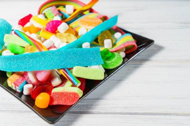 Şeker bir plaka üzerinde