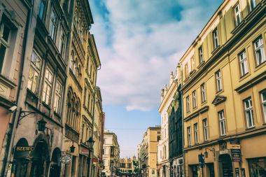 Krakow, Polonya - 15 Eylül 2016: Krakow güzel sokaklarında