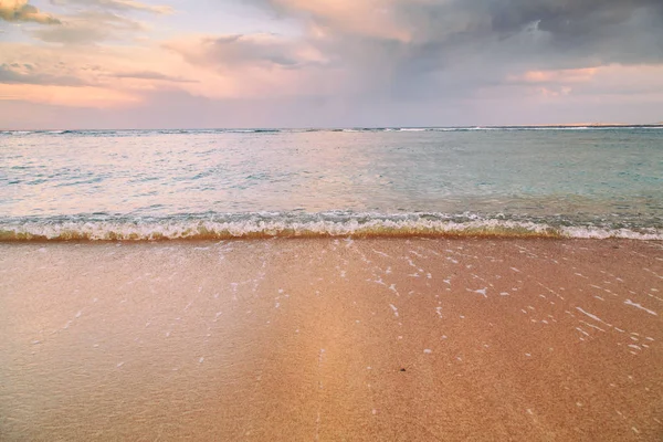 Hermoso mar en mal tiempo — Foto de Stock