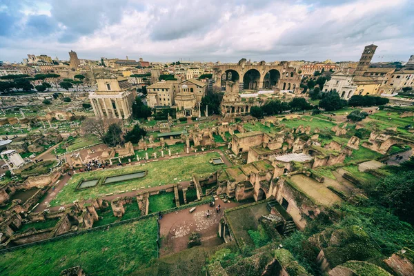 Romeinse forum, bezienswaardigheden van de stad. — Stockfoto