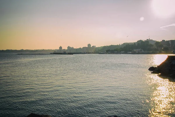 Güzel deniz manzaraları, doğanın güzelliği.