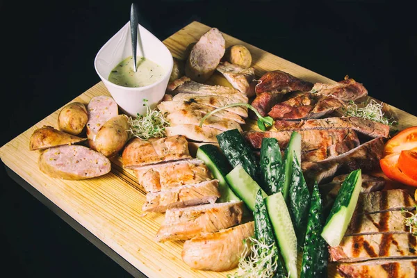 Çeşitli rosto et. Lezzetli yemekler.