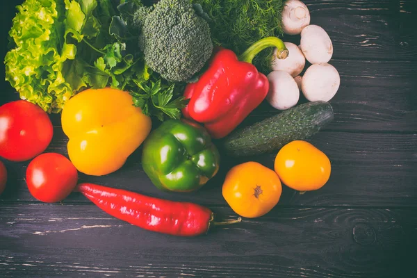 Masada organik sebzeler var.