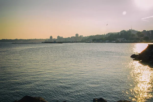 Güzel deniz manzaraları, doğanın güzelliği.