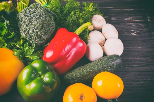 Masada organik sebzeler var.