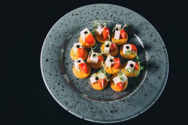 Tablo potalara açık büfe