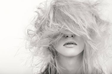 Yaratıcı makyaj ve saç