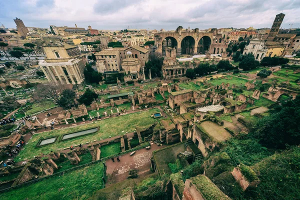 Romeinse forum, bezienswaardigheden van de stad. — Stockfoto