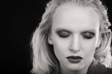 Yaratıcı makyaj ve saç