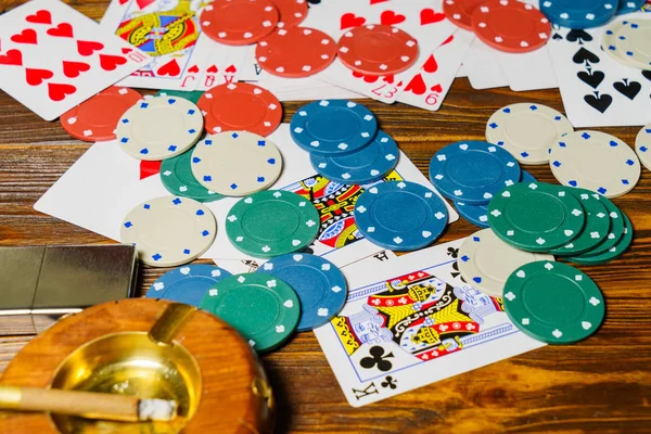 Photos sur le thème de jouer aux cartes et au poker — Photo