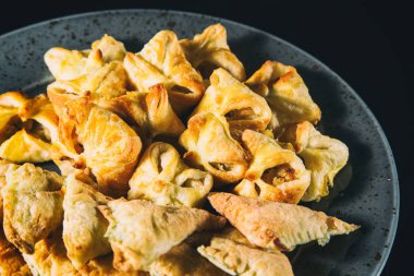 Tablo potalara açık büfe ..