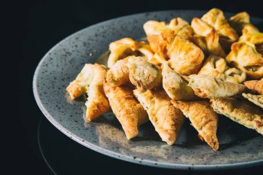 Tablo potalara açık büfe ..