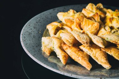 Tablo potalara açık büfe ..