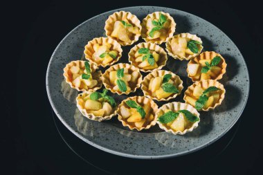 Tablo potalara açık büfe ..