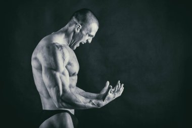 vücut geliştirmeci siyah