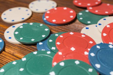 ahşap bir masa arka plan poker.