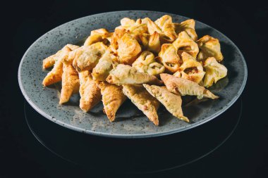 Tablo potalara açık büfe .