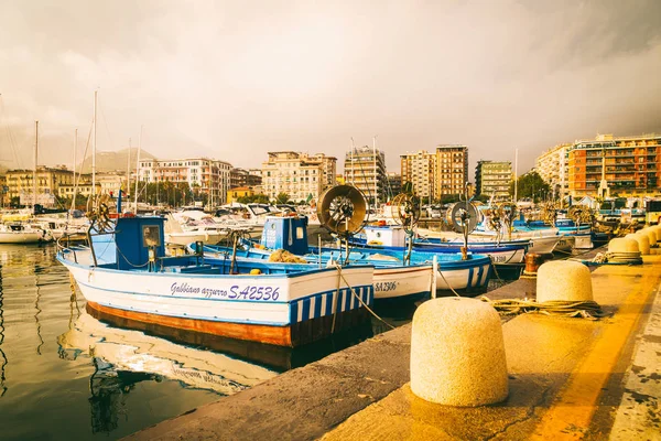 Beautiful evening port, sights of the city. — Stock Photo, Image