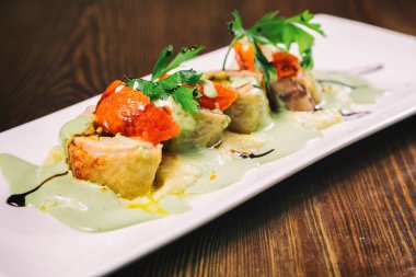 balık pişmiş sebze ile