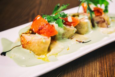 balık pişmiş sebze ile