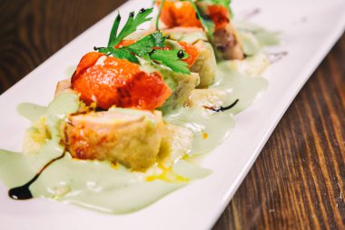 balık pişmiş sebze ile