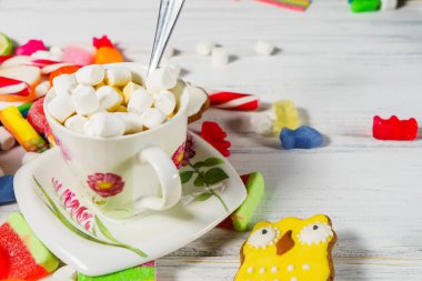 Arka plan ile çeşitli renkli şeker