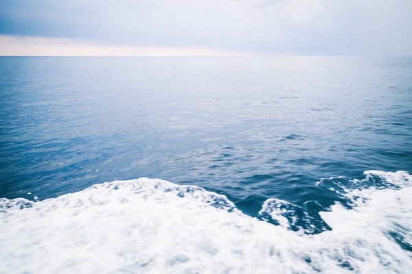 Mar agitado, la belleza de la naturaleza . — Foto de Stock