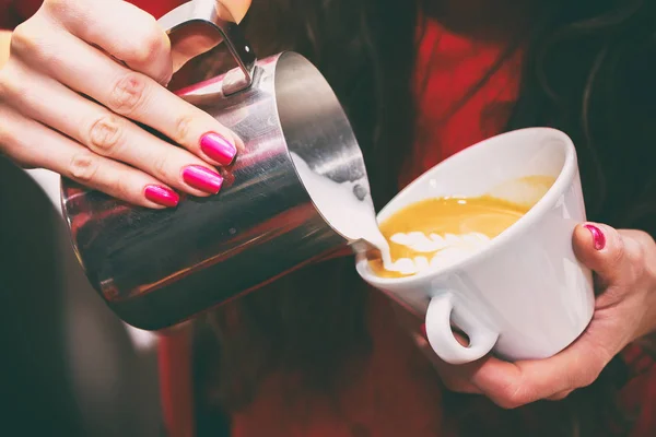 Fazendo café — Fotografia de Stock