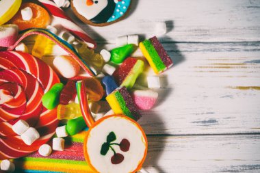 bir sürü farklı şekerler