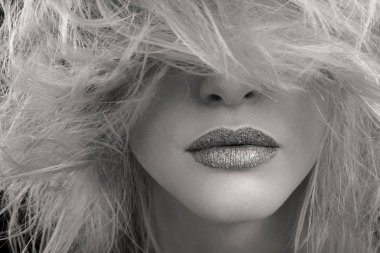 Yaratıcı makyaj ve saç