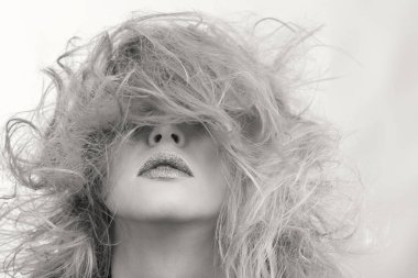 Yaratıcı makyaj ve saç