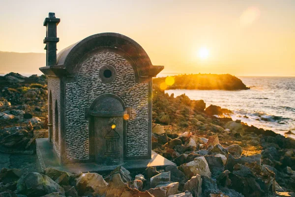 Splendido tramonto sulla costa di Creta — Foto Stock