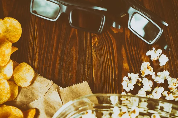 Μάρκες, ποπ κορν και τα γυαλιά 3d. Κινηματογράφος έννοια — Φωτογραφία Αρχείου