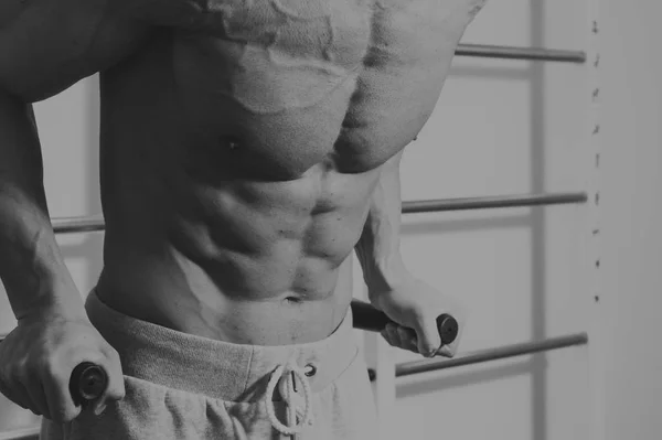 Spor salonunda vücut geliştirme — Stok fotoğraf