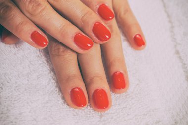  Asıl manikür istemciye kuramıyor..