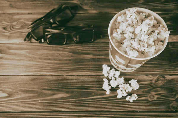 Background on the theme of cinema and popcorn — Stock Photo, Image