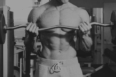 Jimnastik salonu kas vücut ile güçlü