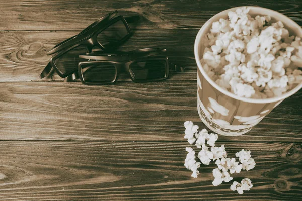 Contesto sul tema del cinema e dei popcorn — Foto Stock