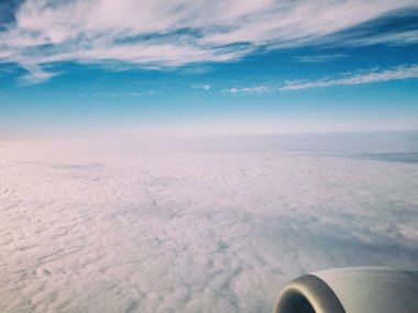 Uçak, güzel arka plan gökyüzünden