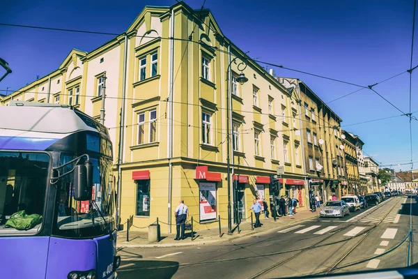 KRAKOW, POLONIA - 15 de septiembre: Las calles de Cracovia, Polonia en — Foto de Stock