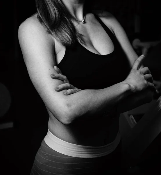 스포츠 여자의 아름 다운 몸 — 스톡 사진